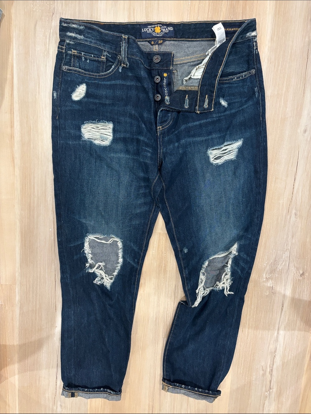 Lucky Brand sienna boyfriend dark wash disttessed jeans 🤩